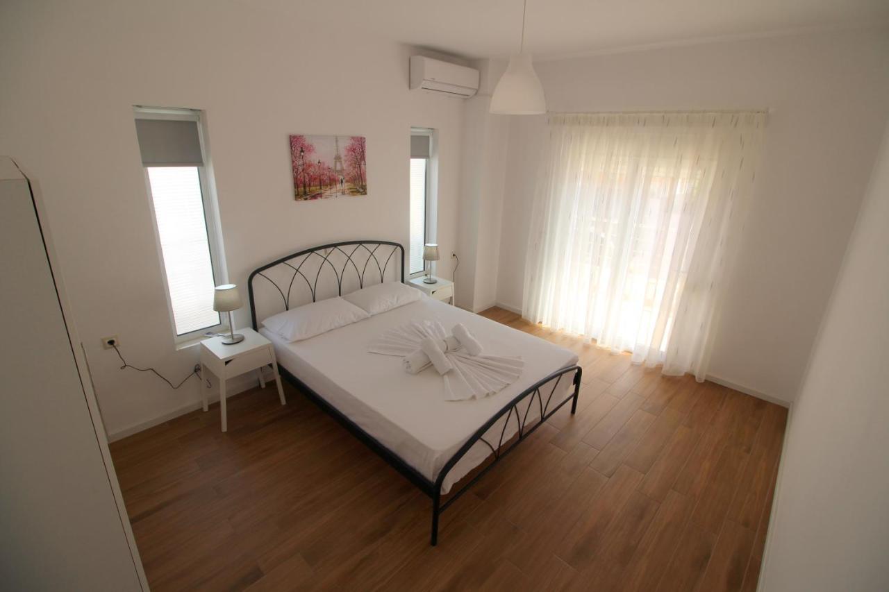 Nefeli Apartments Sarande Bagian luar foto