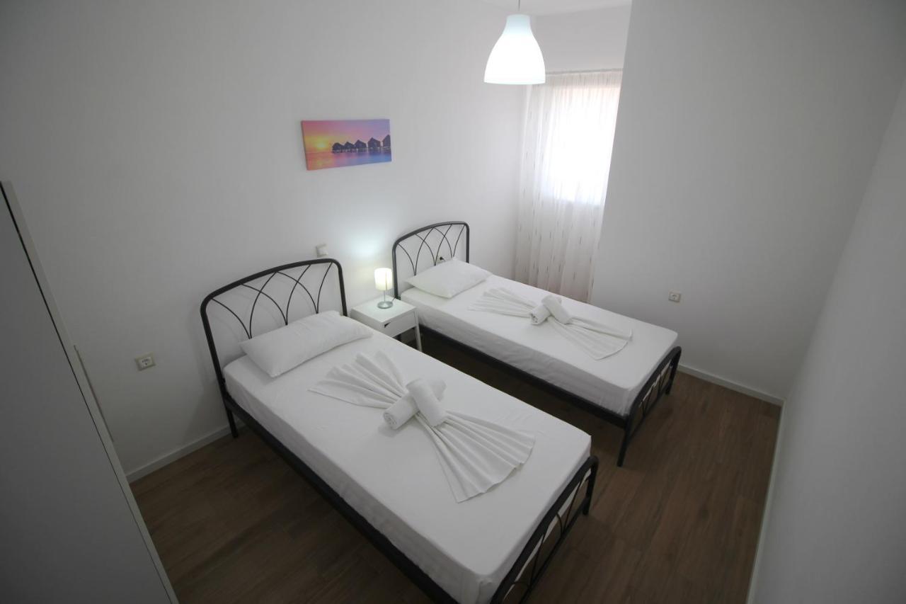 Nefeli Apartments Sarande Bagian luar foto