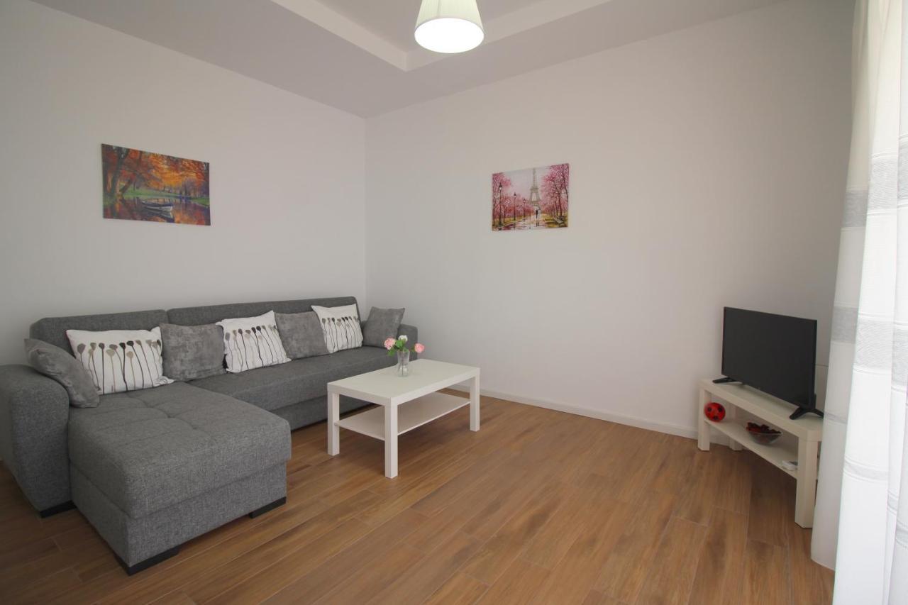 Nefeli Apartments Sarande Bagian luar foto