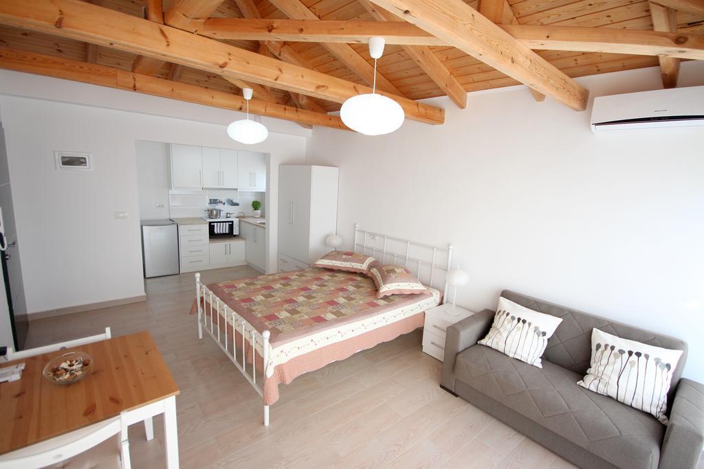 Nefeli Apartments Sarande Bagian luar foto