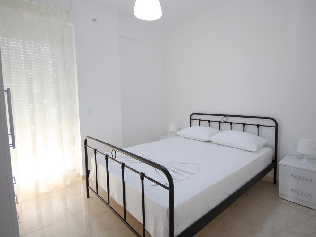 Nefeli Apartments Sarande Bagian luar foto