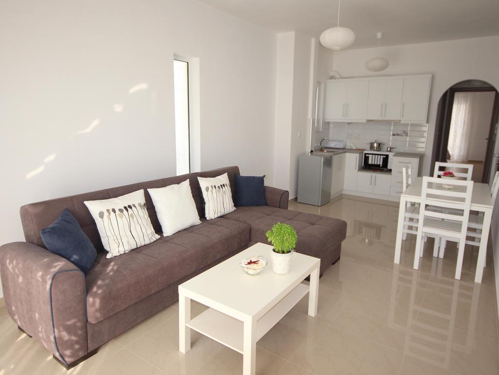 Nefeli Apartments Sarande Bagian luar foto