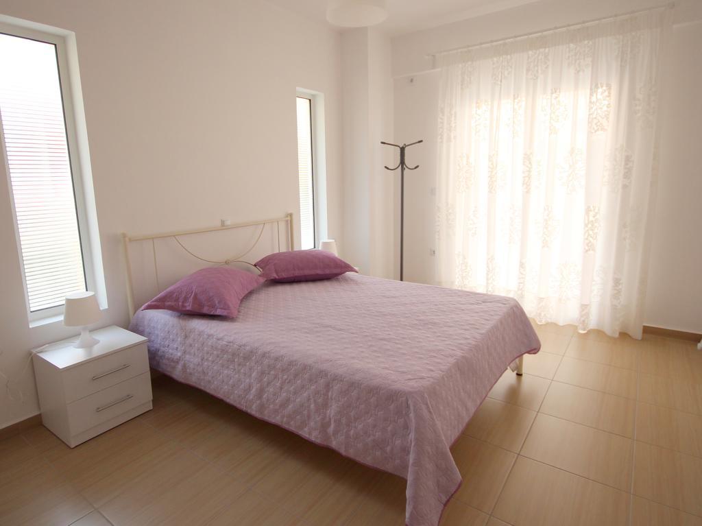 Nefeli Apartments Sarande Bagian luar foto