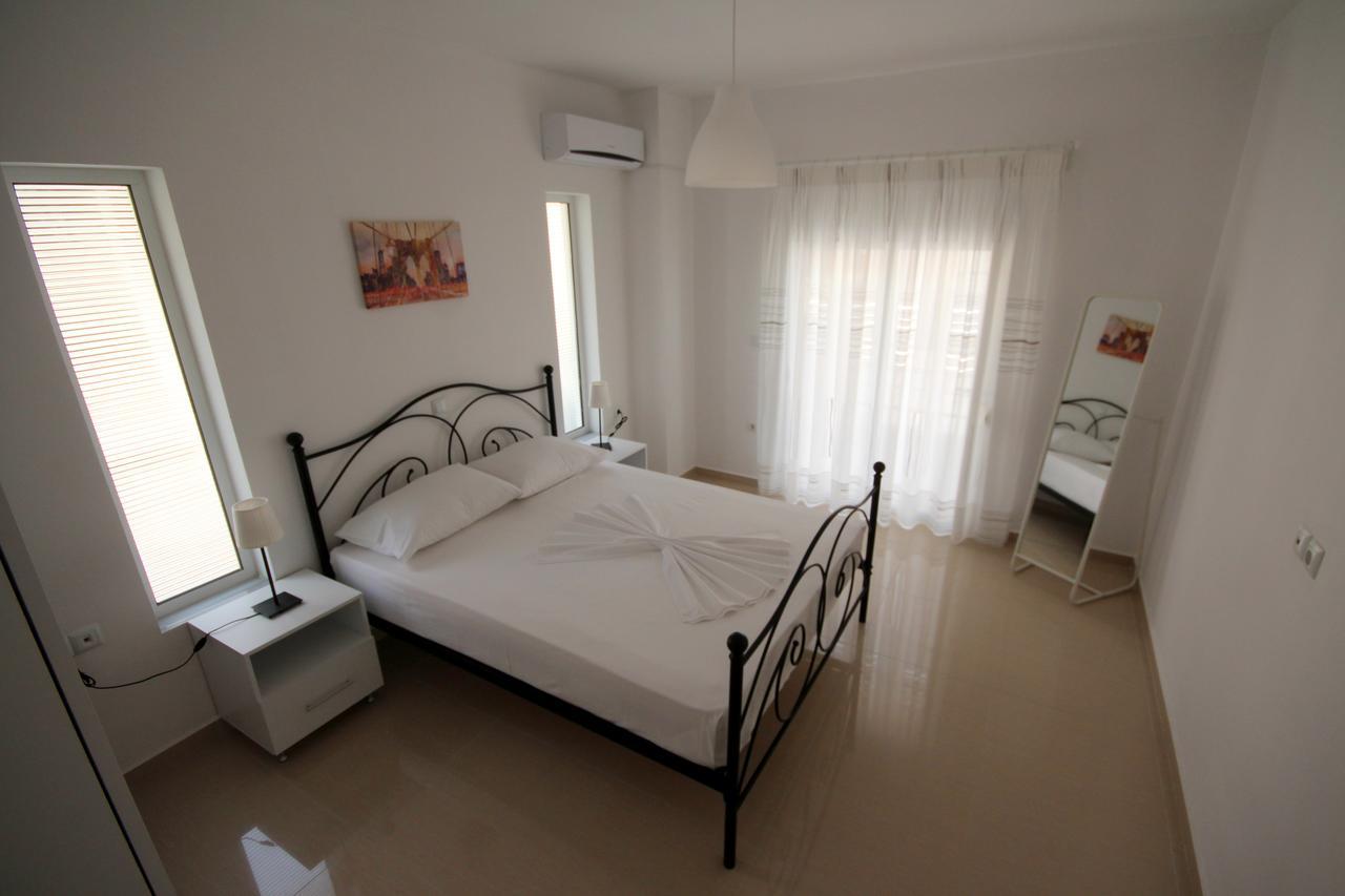 Nefeli Apartments Sarande Bagian luar foto