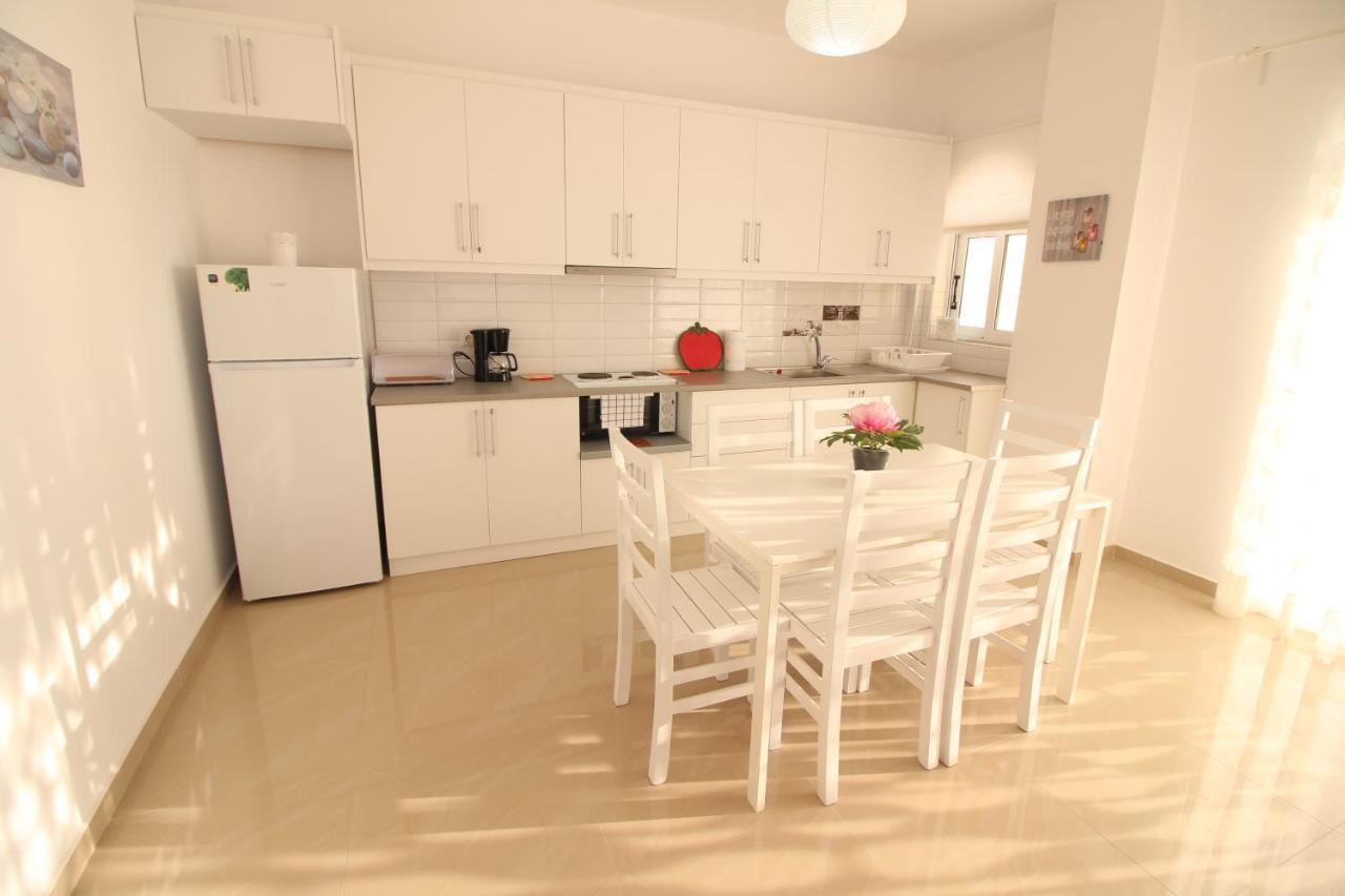 Nefeli Apartments Sarande Bagian luar foto
