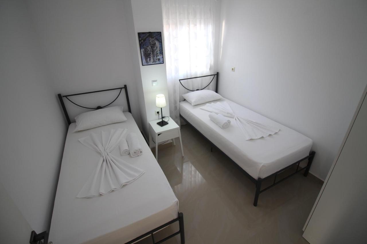 Nefeli Apartments Sarande Bagian luar foto